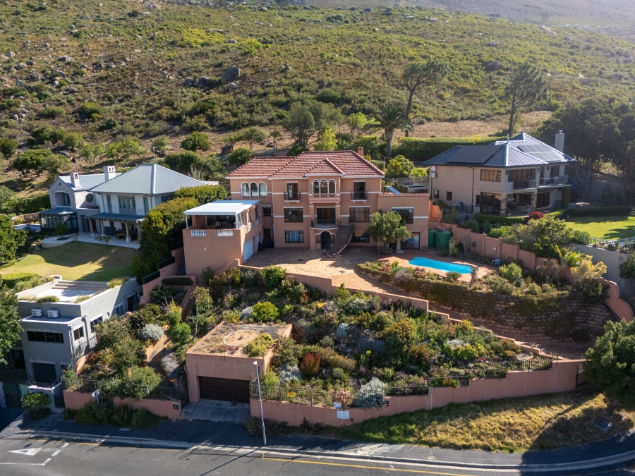4 Bedroom Property for Sale in Oranjezicht Western Cape